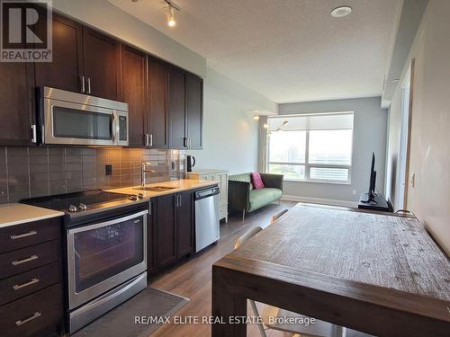 1503 - 18 Graydon Hall Drive, Toronto, ON - Indoor Photo Showing Kitchen