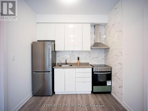 Coach H - 1 Sugarberry Avenue, Markham, ON - Indoor Photo Showing Kitchen