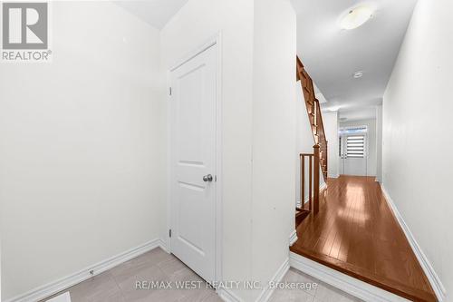 71 Holyrood Crescent, Vaughan, ON - Indoor Photo Showing Other Room