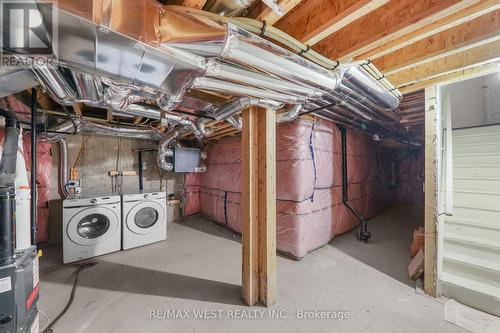 71 Holyrood Crescent, Vaughan, ON - Indoor Photo Showing Laundry Room