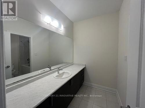 2203 Crystal Drive, Oshawa, ON - Indoor Photo Showing Bathroom