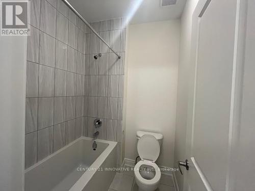 2203 Crystal Drive, Oshawa, ON - Indoor Photo Showing Bathroom