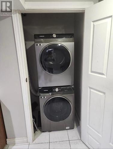 24 St Mark Place, Brampton, ON - Indoor Photo Showing Laundry Room