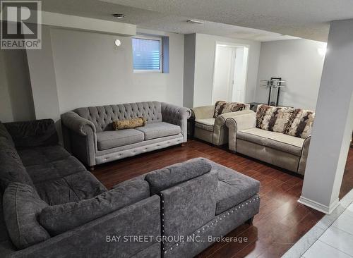 24 St Mark Place, Brampton, ON - Indoor Photo Showing Living Room