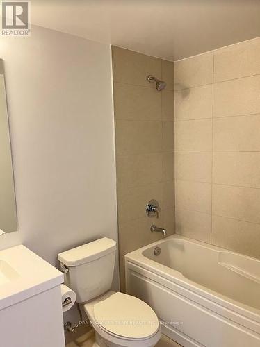 508 - 2550 Simcoe Street N, Oshawa, ON - Indoor Photo Showing Bathroom