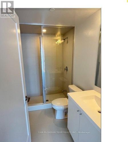 508 - 2550 Simcoe Street N, Oshawa, ON - Indoor Photo Showing Bathroom