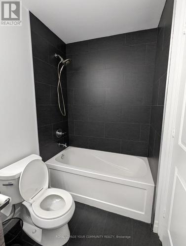 1501 - 9255 Jane Street, Vaughan, ON - Indoor Photo Showing Bathroom