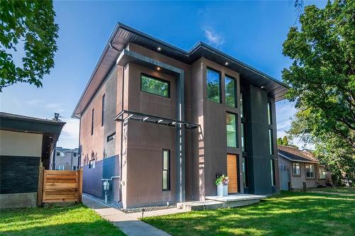 1023 Weatherdon Avenue, Winnipeg, MB - Outdoor