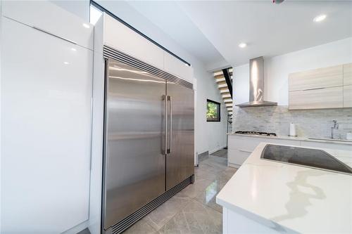 1023 Weatherdon Avenue, Winnipeg, MB - Indoor Photo Showing Kitchen