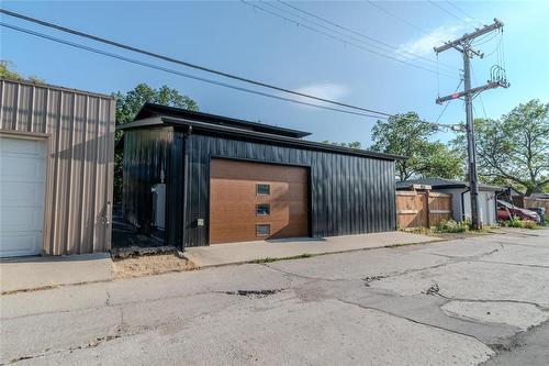 1023 Weatherdon Avenue, Winnipeg, MB - Outdoor