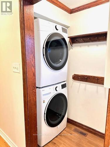 93 Hill Drive, Aurora, ON - Indoor Photo Showing Laundry Room