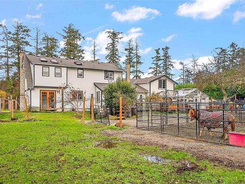 931 Clayton Rd, North Saanich, BC 