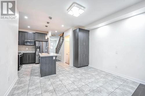 62 Hogan Manor Drive, Brampton, ON - Indoor Photo Showing Kitchen