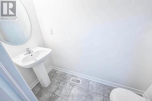 62 Hogan Manor Drive, Brampton, ON - Indoor Photo Showing Bathroom