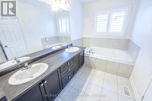 62 Hogan Manor Drive, Brampton, ON - Indoor Photo Showing Bathroom