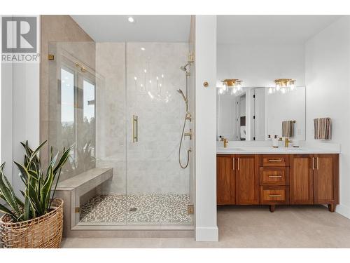 415 Curlew Drive, Kelowna, BC - Indoor Photo Showing Bathroom