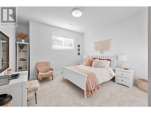 415 Curlew Drive, Kelowna, BC - Indoor Photo Showing Bedroom