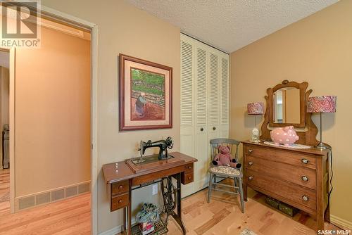 1122 Warner Street W, Moose Jaw, SK - Indoor