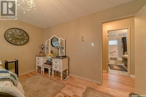 1122 Warner Street W, Moose Jaw, SK - Indoor