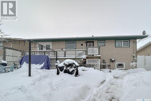 1122 Warner Street W, Moose Jaw, SK - Outdoor