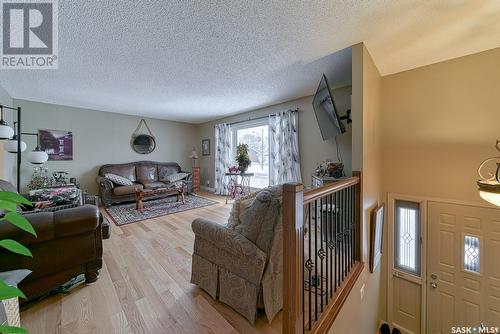 1122 Warner Street W, Moose Jaw, SK - Indoor Photo Showing Living Room