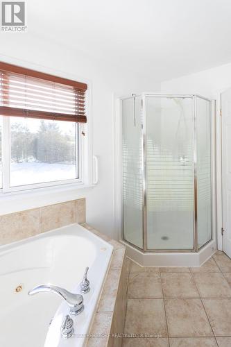 22 Kellard Street, Laurentian Valley, ON - Indoor Photo Showing Bathroom