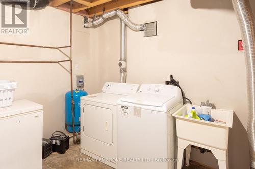 22 Kellard Street, Laurentian Valley, ON - Indoor Photo Showing Laundry Room