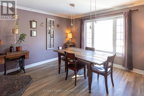 22 Kellard Street, Laurentian Valley, ON - Indoor Photo Showing Dining Room