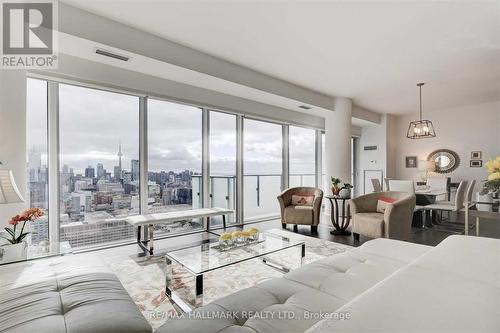 4101 - 65 St Mary Street, Toronto, ON - Indoor Photo Showing Living Room