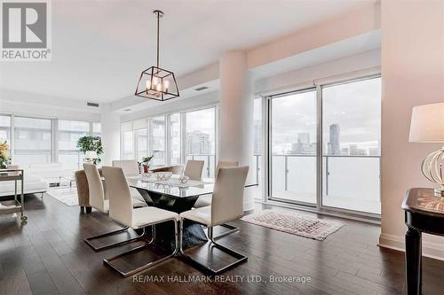 4101 - 65 St Mary Street, Toronto, ON - Indoor Photo Showing Dining Room