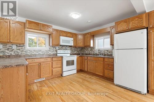 156 Catharine Street, Belleville, ON - Indoor Photo Showing Kitchen