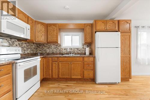 156 Catharine Street, Belleville, ON - Indoor Photo Showing Kitchen