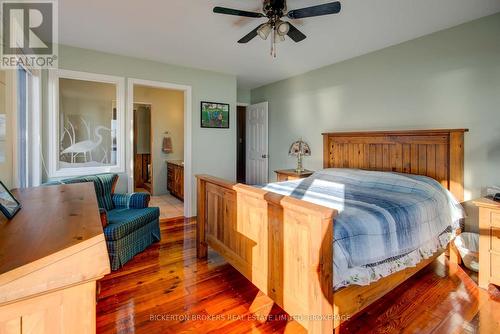 1125 Nine Mile Point Road, Frontenac Islands (The Islands), ON - Indoor Photo Showing Bedroom