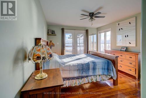 1125 Nine Mile Point Road, Frontenac Islands (The Islands), ON - Indoor Photo Showing Bedroom