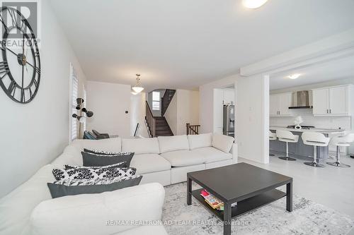 3086 Paperbirch Trail, Pickering, ON - Indoor Photo Showing Living Room