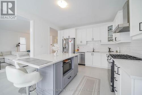 3086 Paperbirch Trail, Pickering, ON - Indoor Photo Showing Kitchen With Stainless Steel Kitchen With Upgraded Kitchen