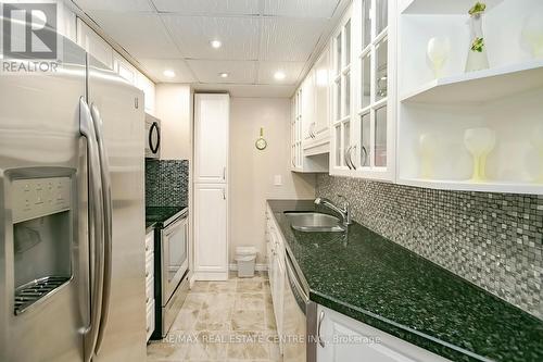 52 Carleton Place, Brampton, ON - Indoor Photo Showing Kitchen With Double Sink With Upgraded Kitchen