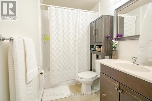 52 Carleton Place, Brampton, ON - Indoor Photo Showing Bathroom