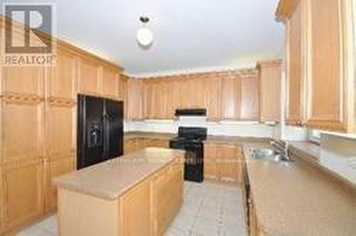 2355 Eighth Line, Oakville, ON - Indoor Photo Showing Kitchen