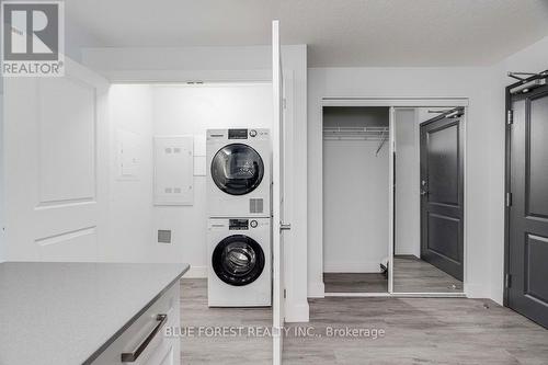 304 - 25 Centre Street, London, ON - Indoor Photo Showing Laundry Room