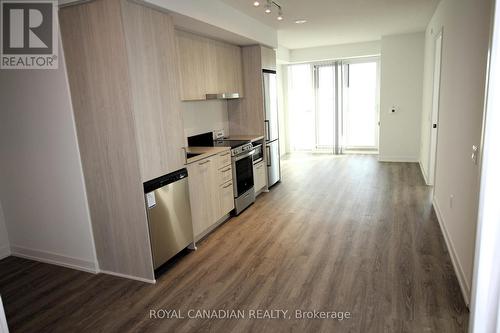 506 - 195 Commerce Street, Vaughan, ON - Indoor Photo Showing Kitchen