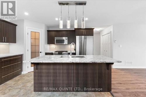 19 Sage Street, Belleville, ON - Indoor Photo Showing Kitchen With Stainless Steel Kitchen With Upgraded Kitchen