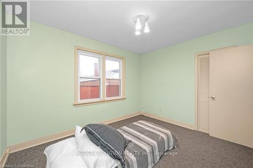 12 Robertson Place, St. Catharines, ON - Indoor Photo Showing Bedroom