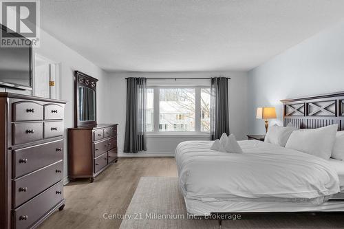 159 Vacation Inn Drive, Collingwood, ON - Indoor Photo Showing Bedroom