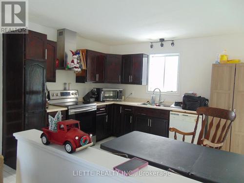 21450 Concession Ten Road E, South Glengarry, ON - Indoor Photo Showing Kitchen