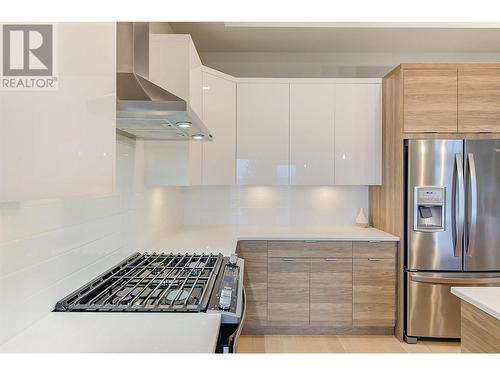 2161 Upper Sundance Drive Unit# 20, West Kelowna, BC - Indoor Photo Showing Kitchen With Stainless Steel Kitchen With Upgraded Kitchen