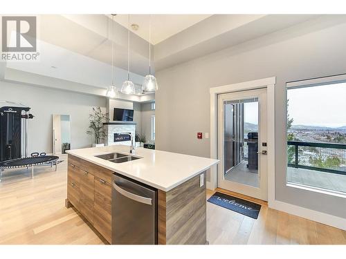 2161 Upper Sundance Drive Unit# 20, West Kelowna, BC - Indoor Photo Showing Kitchen With Double Sink