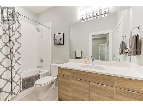 2161 Upper Sundance Drive Unit# 20, West Kelowna, BC - Indoor Photo Showing Bathroom