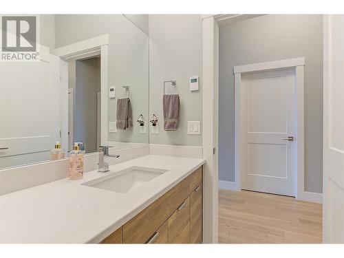 2161 Upper Sundance Drive Unit# 20, West Kelowna, BC - Indoor Photo Showing Bathroom