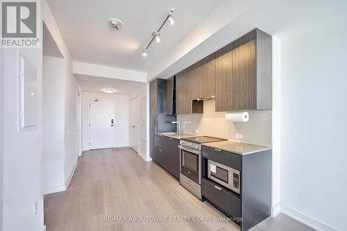 5411 - 3883 Quartz Road, Mississauga, ON - Indoor Photo Showing Kitchen